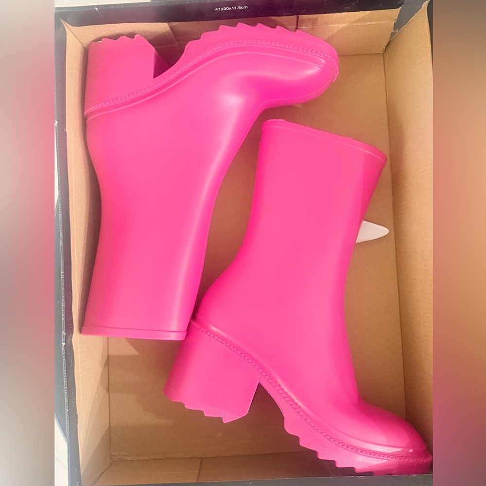 INC International Concepts Hot Pink Chunky Heel Rain Ankle Boots